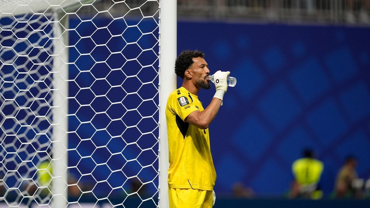 Vozinha, Kiper 40 Tahun yang Bikin Spanyol Frustrasi dan Jadi Pahlawan Tanjung Verde di Piala Dunia 2026 Vozinha, Kiper 40 Tahun yang Bikin Spanyol Frustrasi dan Jadi Pahlawan Tanjung Verde di Piala Dunia 2026