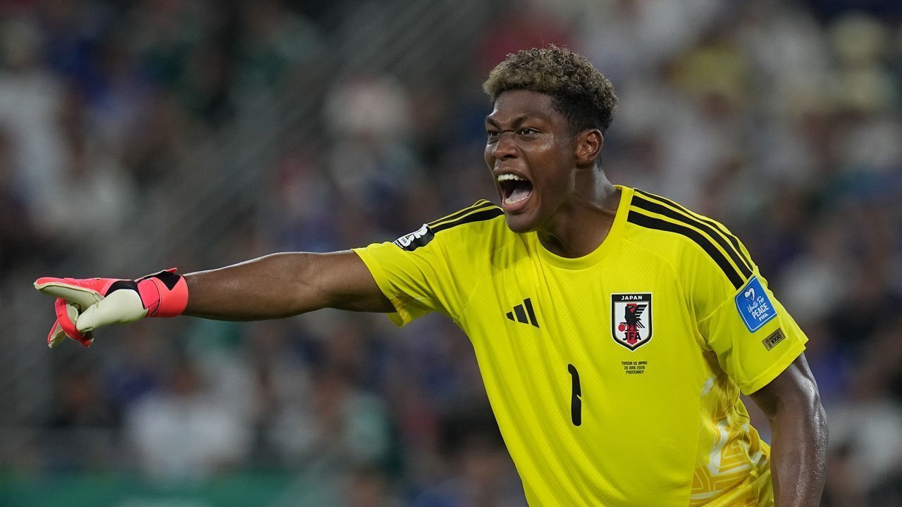 Domino Aneh Karir Zion Suzuki: Pindah ke PSG, Langsung Gabung Juventus? Domino Aneh Karir Zion Suzuki: Pindah ke PSG, Langsung Gabung Juventus?