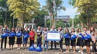 BRI Region 13 Malang Salurkan 500 Paket Sembako Melalui Program BRI Berbagi Kasih BRI Region 13 Malang Salurkan 500 Paket Sembako Melalui Program BRI Berbagi Kasih