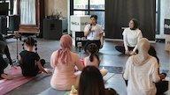 Liburan Sekolah Lebih Bermakna, Fimela Ajak Ibu dan Anak Bangun Bonding Lewat Yoga Bersama Liburan Sekolah Lebih Bermakna, Fimela Ajak Ibu dan Anak Bangun Bonding Lewat Yoga Bersama