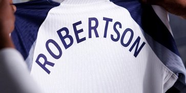 RESMI: Andy Robertson Kini Berseragam Tottenham