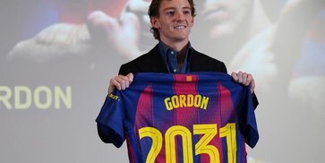 3 Fakta Menarik tentang Rekrutan Baru Barcelona, Anthony Gordon 3 Fakta Menarik tentang Rekrutan Baru Barcelona, Anthony Gordon