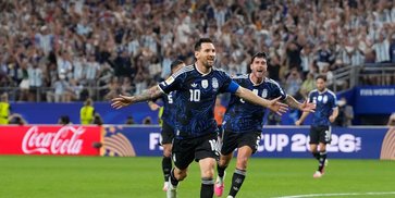 Lionel Messi Terus Berlari Mengejar Puncak yang Sudah Pernah Ia Taklukkan