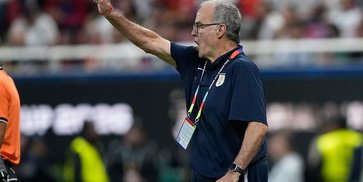 Marcelo Bielsa Resmi Mundur usai Uruguay Gagal Total di Piala Dunia 2026