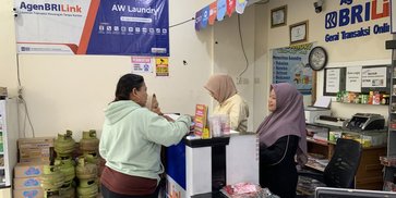 Dulu Mencuci Mobil Orang Kini Punya Sendiri: Perjalanan Agen BRILink Wiwit yang Mengubah Nasib Keluarga