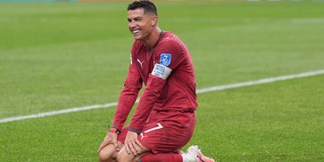 Cristiano Ronaldo Kirim Pesan Tegas pada Kritikus: Jangan Pernah Lupa, Saya Sudah 23 Tahun Melakukannya! Cristiano Ronaldo Kirim Pesan Tegas pada Kritikus: Jangan Pernah Lupa, Saya Sudah 23 Tahun Melakukannya!