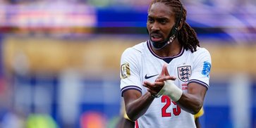 Momen Kontroversial di Laga Inggris vs Ghana: Djed Spence Tolak Jabat Tangan dengan Thomas Partey Momen Kontroversial di Laga Inggris vs Ghana: Djed Spence Tolak Jabat Tangan dengan Thomas Partey