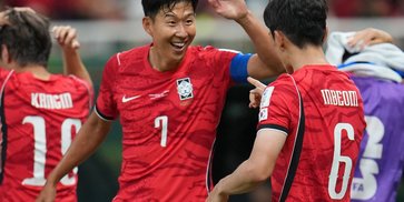 Hasil Korea Selatan vs Ceko: Epic Comeback, Taeguk Warriors Amankan 3 Poin Perdana! Hasil Korea Selatan vs Ceko: Epic Comeback, Taeguk Warriors Amankan 3 Poin Perdana!
