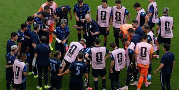 Bielsa Ogah Cari Alasan, Sebut Semua Prestasinya di Uruguay tak Berarti Setelah Kalah dari Spanyol di Piala Dunia 2026