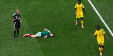 Profil Sphephelo Sithole, Pemain Pertama yang Dikartu Merah di Piala Dunia 2026 Profil Sphephelo Sithole, Pemain Pertama yang Dikartu Merah di Piala Dunia 2026
