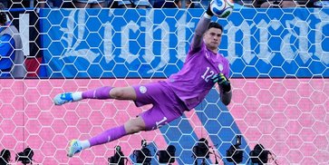 Orlando Gill Jadi Tembok Kokoh Paraguay saat Singkirkan Jerman