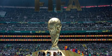 Momen Sakral Dimulainya Piala Dunia 2026: Dibuka Salma Hayek, Bocelli dan EJAE Tampil, dan Lagu Kebangsaan yang Menggetarkan!