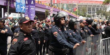 Sisi Kelam Pembukaan Piala Dunia 2026: Diwarnai Demo, Bom Molotov, dan Baku Hantam di Luar Stadion Azteca Sisi Kelam Pembukaan Piala Dunia 2026: Diwarnai Demo, Bom Molotov, dan Baku Hantam di Luar Stadion Azteca