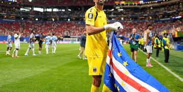 Tangisan Kiper 40 Tahun yang Bikin Spanyol Frustrasi, Vozinha Pahlawan Cape Verde Tangisan Kiper 40 Tahun yang Bikin Spanyol Frustrasi, Vozinha Pahlawan Cape Verde