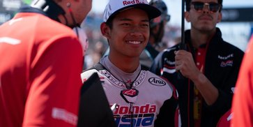 Veda Ega Pratama Ngaku Tak Mengira Bisa Langsung Kompetitif di Debutnya di Moto3, Tapi Ogah Cepat Puas Veda Ega Pratama Ngaku Tak Mengira Bisa Langsung Kompetitif di Debutnya di Moto3, Tapi Ogah Cepat Puas