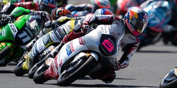Veda Ega Pratama Kecewa Berat Gagal Raih Poin di Moto3 Hungaria 2026, Janji Lebih Tangguh di GP Ceko Veda Ega Pratama Kecewa Berat Gagal Raih Poin di Moto3 Hungaria 2026, Janji Lebih Tangguh di GP Ceko