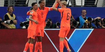 Rapor Pemain Belanda Saat Lawan Jepang: Van Dijk Apik, Gravenberch Bersinar, Tapi Der Oranje Kehilangan Kemenangan Rapor Pemain Belanda Saat Lawan Jepang: Van Dijk Apik, Gravenberch Bersinar, Tapi Der Oranje Kehilangan Kemenangan