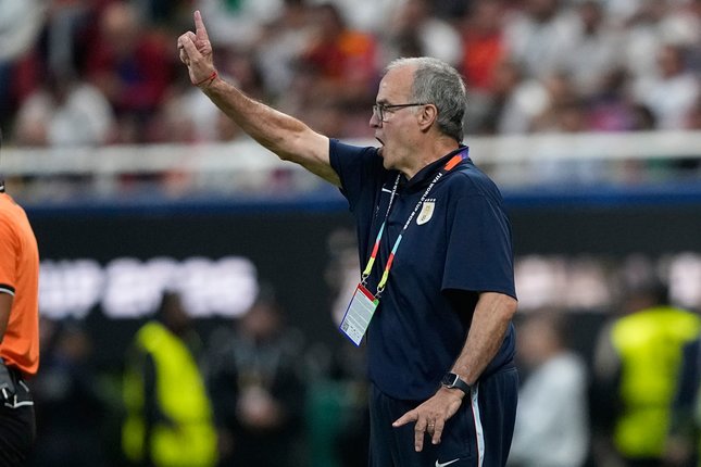 Bielsa Beberkan Alasan Tetap Mempercayai Muslera