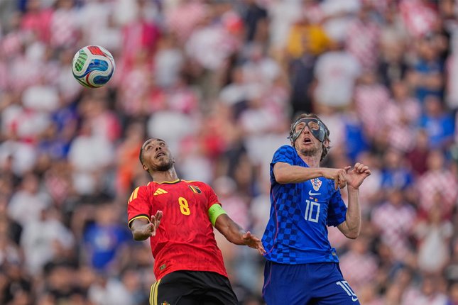 Tielemans Buka Keunggulan Belgia