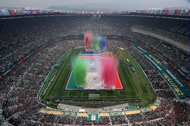 Beban Emosional di Stadion Azteca Beban Emosional di Stadion Azteca