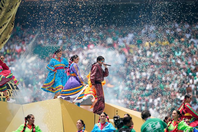 Mana hingga J Balvin Hangatkan Panggung Azteca Mana hingga J Balvin Hangatkan Panggung Azteca