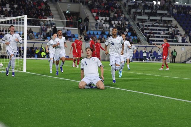 Potensi Cerah di Level Usai Muda Selebrasi penyerang Italia, Francesco Pio Esposito usai mencetak gol ke gawang Luksemburg, 4 Juni 2026. (c) FIGC