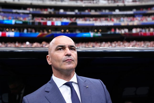 Portugal Perlu Keputusan Besar Pelatih Portugal Roberto Martinez berdiri di dekat bangku cadangan sebelum laga Grup K Piala Dunia 2026 antara Portugal vs RD Kongo di Houston, Rabu, 17 Juni 2026 (c) AP Photo/Ashley Landis