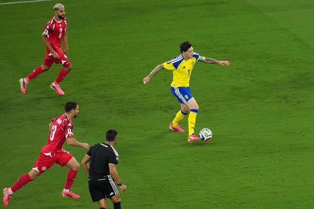 Lindelof Puas Swedia Amankan 3 Poin: Awal yang Bagus Aksi Victor Lindelof di laga Swedia vs Tunisia di Piala Dunia 2026, Senin (15/6/2026). (c) AP Photo/Dolores Ochoa