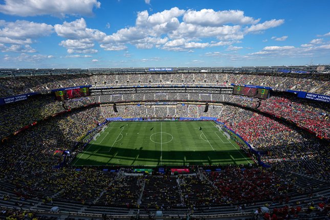 Nama Stadion Diganti dan Logo Ditutupi Nama Stadion Diganti dan Logo Ditutupi