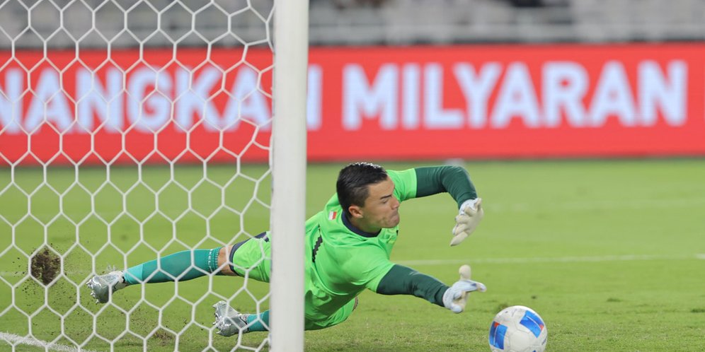 Momen Emil Audero Selamatkan Gawang Timnas Indonesia dari Penalti Pemain Oman