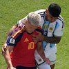 Argentina Membelakangi Spanyol Saat Angkat Trofi, Dani Olmo: Kami Tak Peduli Argentina Membelakangi Spanyol Saat Angkat Trofi, Dani Olmo: Kami Tak Peduli