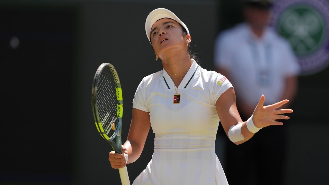 Siapa Alexandra Eala? Petenis Filipina yang Menumbangkan Iga Swiatek di Wimbledon 2026 Siapa Alexandra Eala? Petenis Filipina yang Menumbangkan Iga Swiatek di Wimbledon 2026