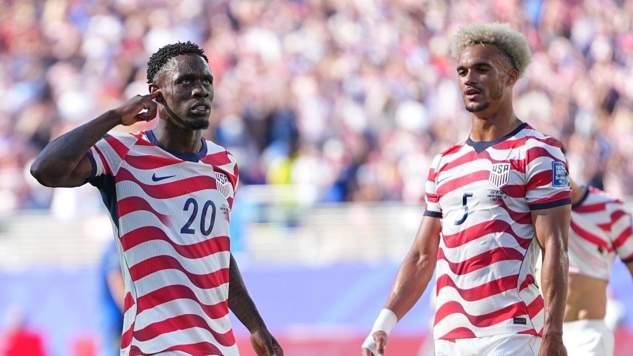 Hasil Amerika Serikat vs Bosnia dan Herzegovina 2-0: Main 10 Orang, Tuan Rumah Tetap Melaju ke Babak 16 Besar Hasil Amerika Serikat vs Bosnia dan Herzegovina 2-0: Main 10 Orang, Tuan Rumah Tetap Melaju ke Babak 16 Besar