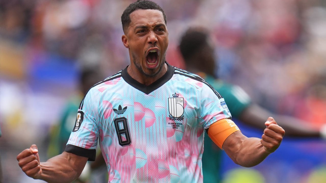 Youri Tielemans Tes Medis di MU Hari Ini, Segera Diperkenalkan ke Publik