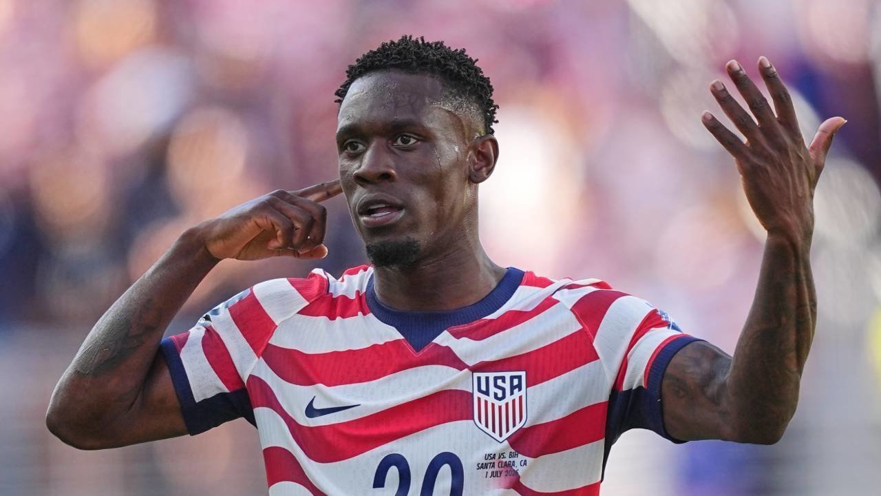 Folarin Balogun dari Pahlawan Jadi Pesakitan, Cetak Gol lalu Kartu Merah saat Amerika Serikat Lolos ke 16 Besar Folarin Balogun dari Pahlawan Jadi Pesakitan, Cetak Gol lalu Kartu Merah saat Amerika Serikat Lolos ke 16 Besar