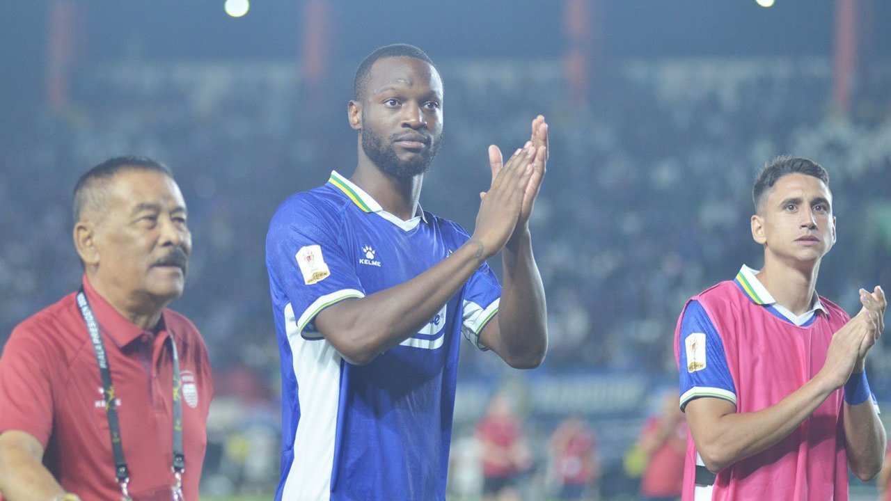 Kesan Mendalam Gabriel Mutombo Usai Debut di Persib: Atmosfer Stadion Sangat Gila! Kesan Mendalam Gabriel Mutombo Usai Debut di Persib: Atmosfer Stadion Sangat Gila!