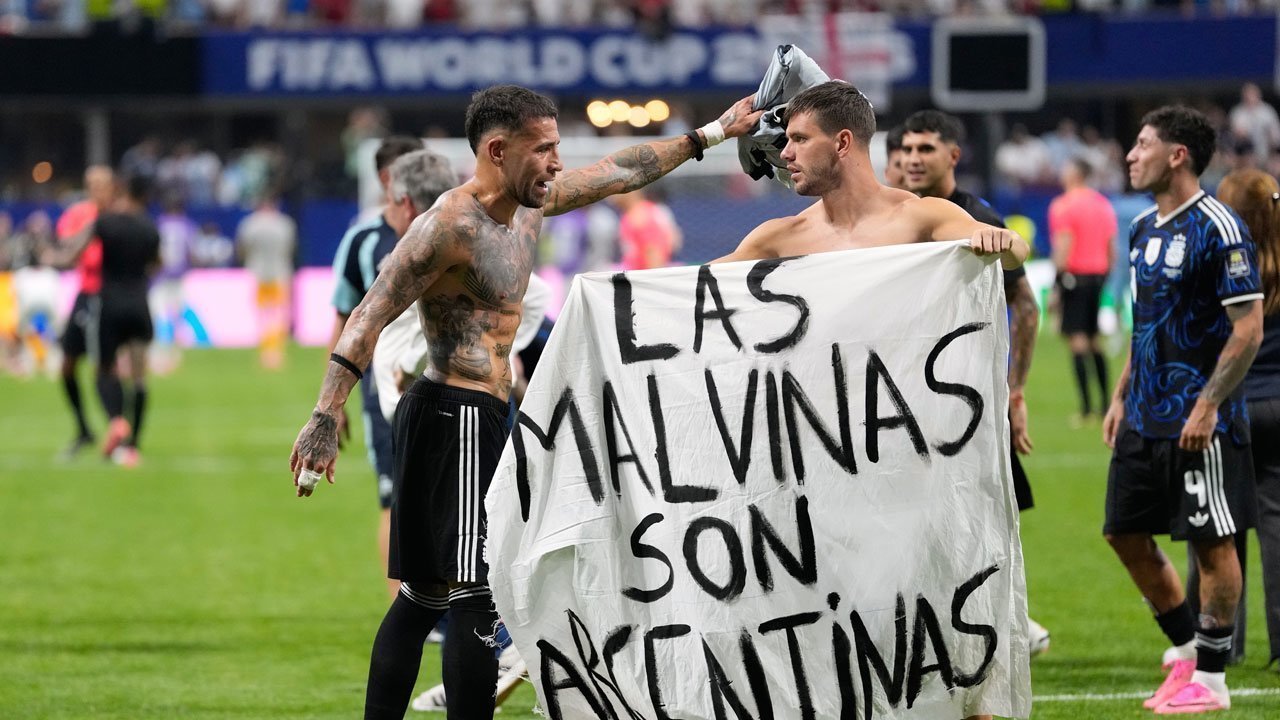 Argentina Terancam Sanksi FIFA usai Bentangkan Spanduk Malvinas Argentina Terancam Sanksi FIFA usai Bentangkan Spanduk Malvinas