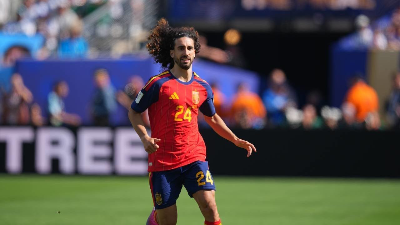 Marc Cucurella Tepati Janji Bikin Tato Wajah Luis de la Fuente