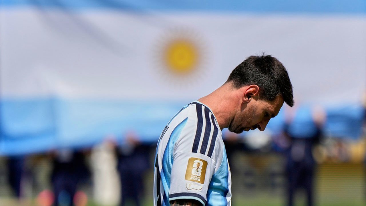 Lionel Messi Tak Raih Bola Emas Piala Dunia 2026, FIFA Tuai Kritik dari Media Argentina Lionel Messi Tak Raih Bola Emas Piala Dunia 2026, FIFA Tuai Kritik dari Media Argentina