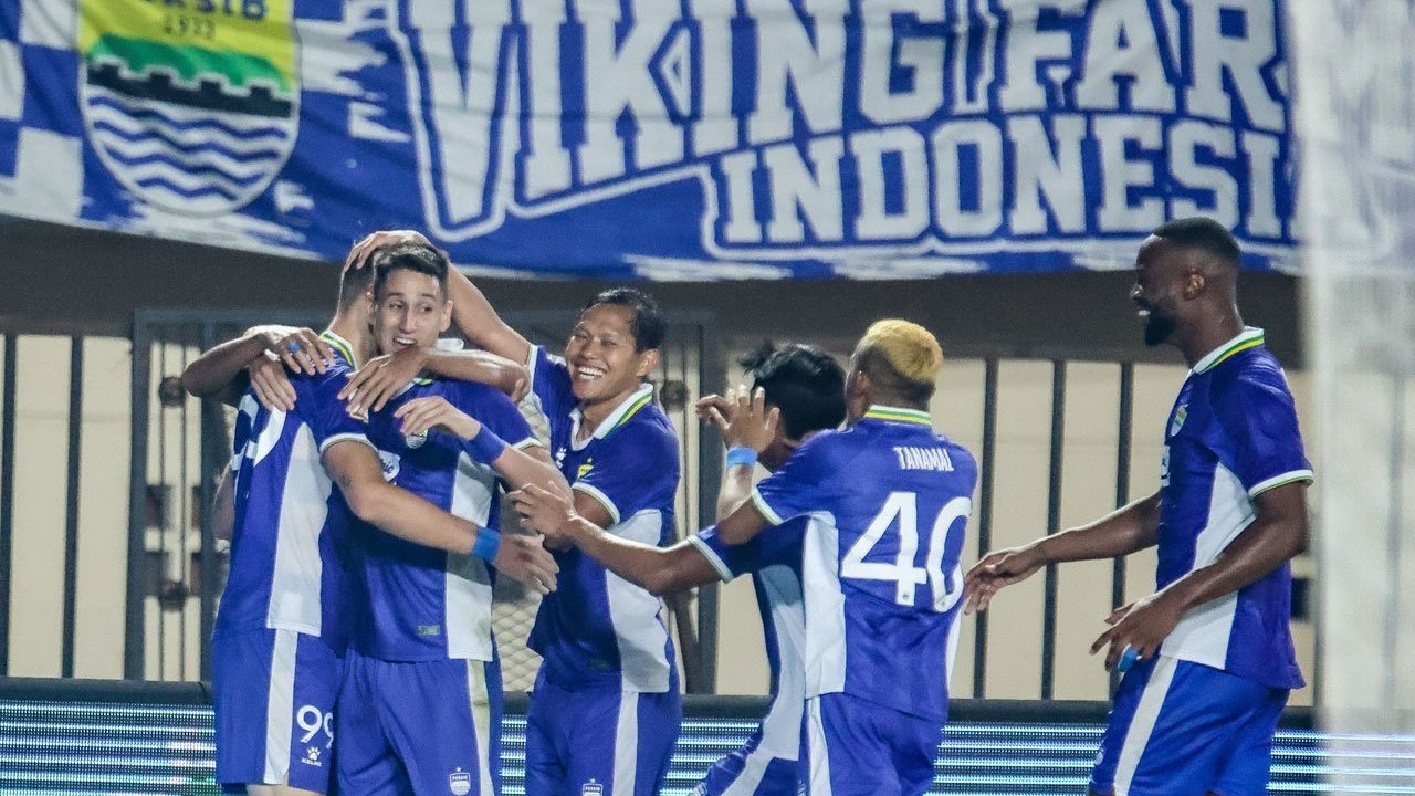 Persib Bandung Sapu Bersih Fase Grup Piala Presiden 2026: 9 Poin, Tanpa Kebobolan Persib Bandung Sapu Bersih Fase Grup Piala Presiden 2026: 9 Poin, Tanpa Kebobolan