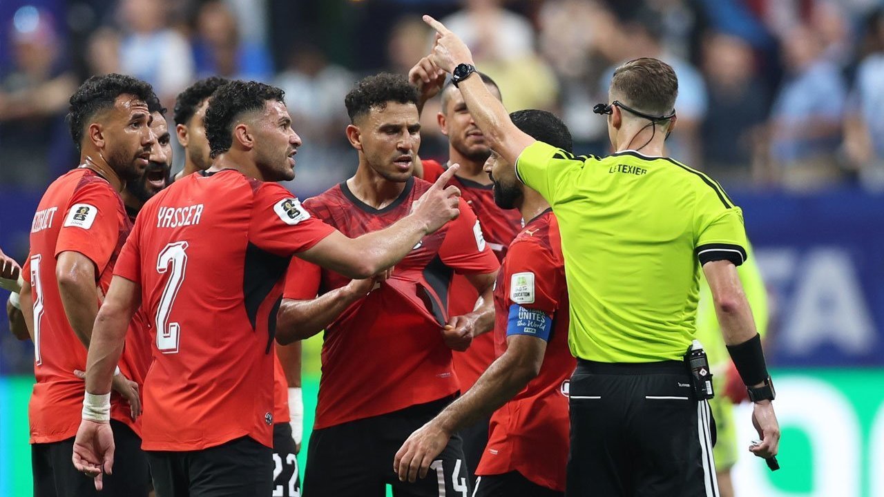 Mesir Ajukan Protes ke FIFA Usai Merasa Dicurangi Tim Wasit Saat Lawan Argentina Mesir Ajukan Protes ke FIFA Usai Merasa Dicurangi Tim Wasit Saat Lawan Argentina