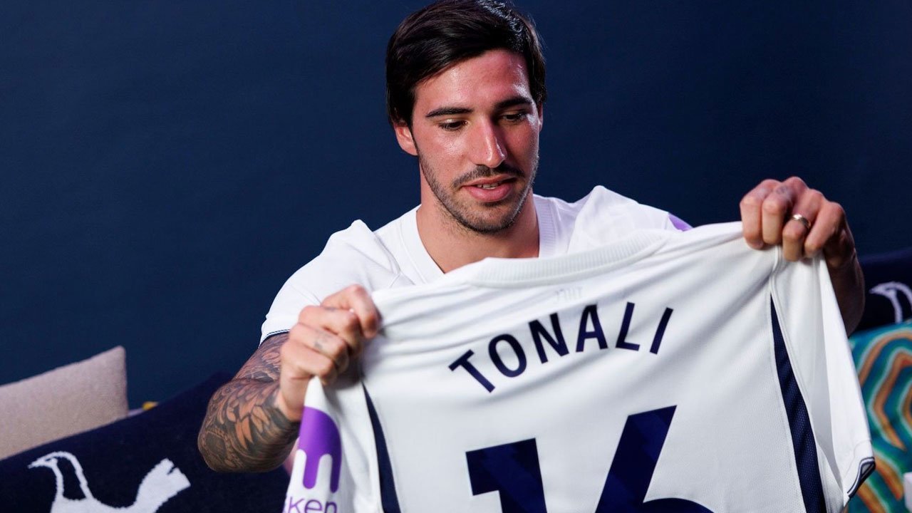 Alasan Sandro Tonali Pakai Nomor 16 di Tottenham Alasan Sandro Tonali Pakai Nomor 16 di Tottenham