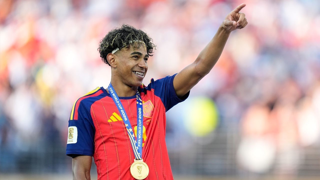 Lamine Yamal Rayakan Gelar Juara Piala Dunia Bersama Sang Kekasih Ines Garcia Lamine Yamal Rayakan Gelar Juara Piala Dunia Bersama Sang Kekasih Ines Garcia