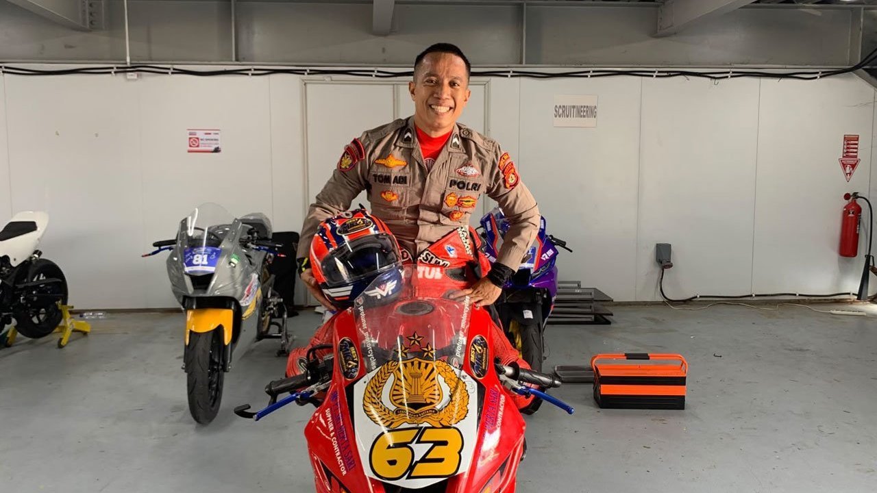 Ketika Polisi Naik Podium di Yamaha Sunday Race 2026: Bawa Pesan Berhenti Balap Liar dan Jauhi Narkoba Ketika Polisi Naik Podium di Yamaha Sunday Race 2026: Bawa Pesan Berhenti Balap Liar dan Jauhi Narkoba