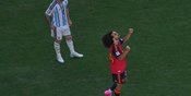 Alasan Marc Cucurella Lolos dari Kartu usai Berbicara dengan Lionel Messi Sambil Menutup Mulut Alasan Marc Cucurella Lolos dari Kartu usai Berbicara dengan Lionel Messi Sambil Menutup Mulut