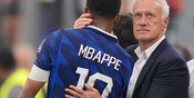 Sedikit Hiburan buat Kylian Mbappe dan Didier Deschamps Sedikit Hiburan buat Kylian Mbappe dan Didier Deschamps