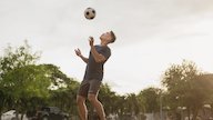 Match Day Nggak Cuma Soal Pemanasan, Ini GRWM Pria Sebelum Turun ke Lapangan Match Day Nggak Cuma Soal Pemanasan, Ini GRWM Pria Sebelum Turun ke Lapangan
