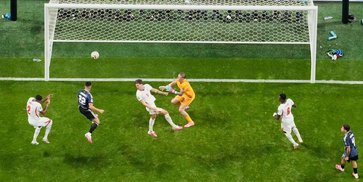 4 Pelajaran dari Kekalahan Pahit Inggris Lawan Argentina: Strategi Bertahan Berujung Petaka 4 Pelajaran dari Kekalahan Pahit Inggris Lawan Argentina: Strategi Bertahan Berujung Petaka