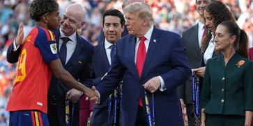 Donald Trump Dicemooh di Final Piala Dunia, Momen Canggung Jadi Perbincangan Donald Trump Dicemooh di Final Piala Dunia, Momen Canggung Jadi Perbincangan
