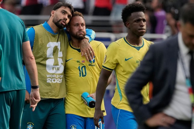 Fokus Lanjutkan Hidup Ekspresi kesedihan Timnas Brasil usai tersingkir dari Piala Dunia 2026 (c) AP Photo/Frank Franklin II
